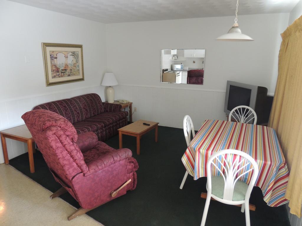 Rodeway Inn & Suites Winter Haven Chain Of Lakes Rom bilde