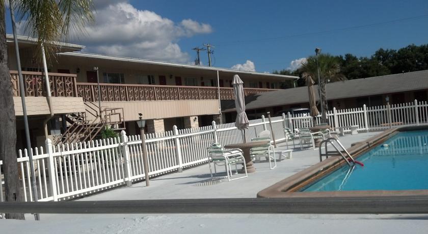 Rodeway Inn & Suites Winter Haven Chain Of Lakes Eksteriør bilde