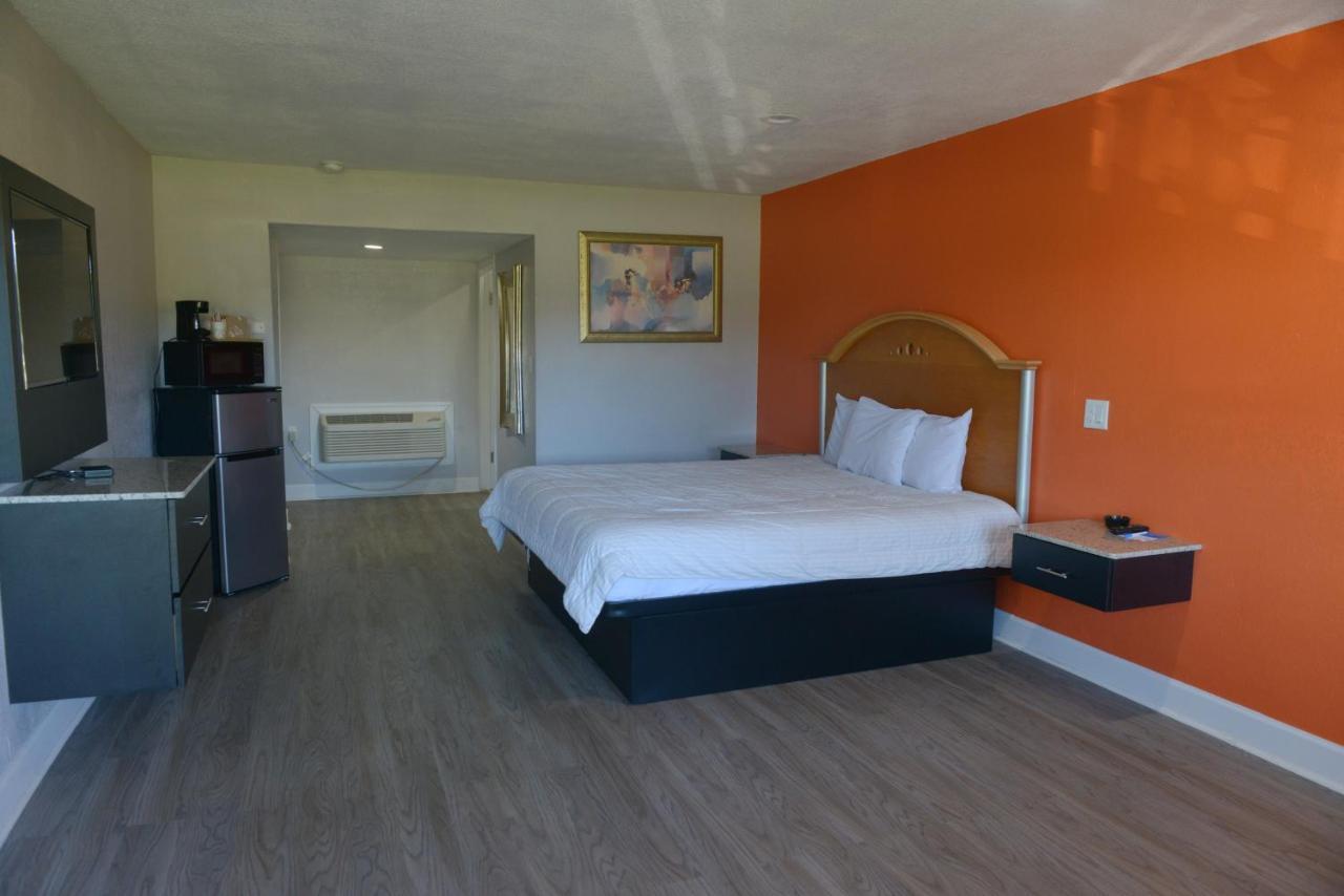 Rodeway Inn & Suites Winter Haven Chain Of Lakes Eksteriør bilde