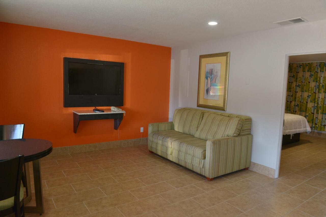 Rodeway Inn & Suites Winter Haven Chain Of Lakes Eksteriør bilde