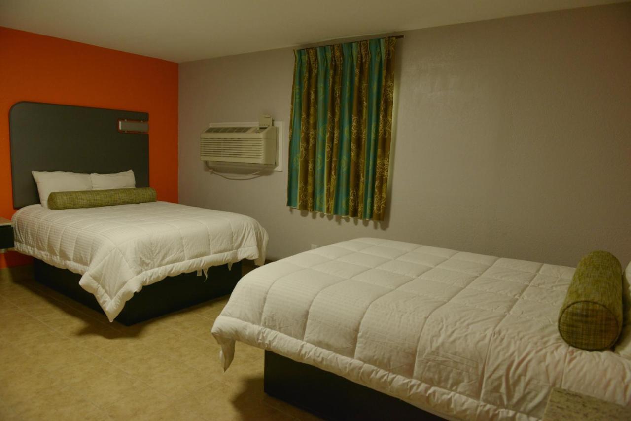 Rodeway Inn & Suites Winter Haven Chain Of Lakes Eksteriør bilde
